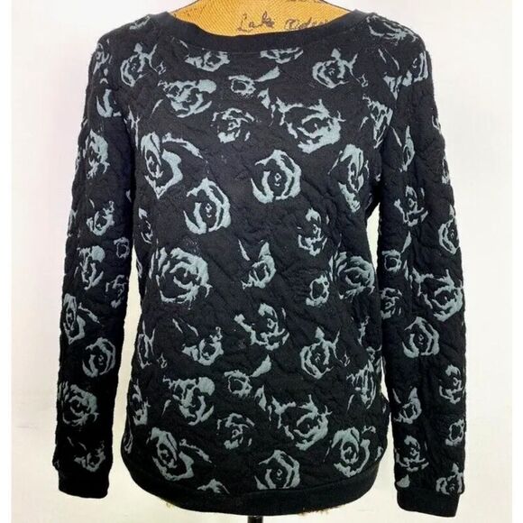 Hinge Black and Gray Quilted Textured Rose Sweatshirt - Picture 4 of 9